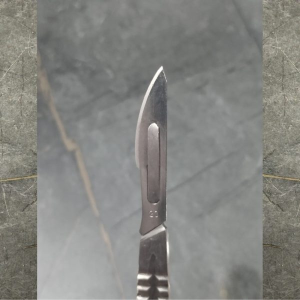 Surgical knife with #23 blade for mobile use