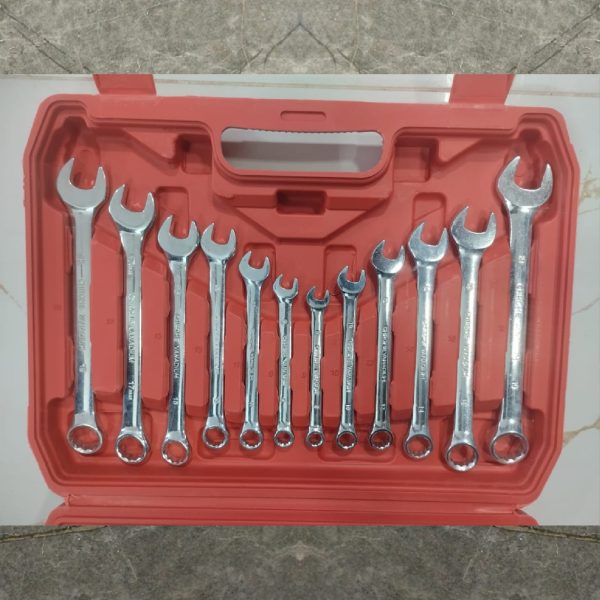 NEW TOOLS 37 Pcs Socket Wrench and Spanner Set