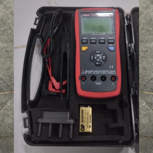 UNI-T UT611 LCR Meter